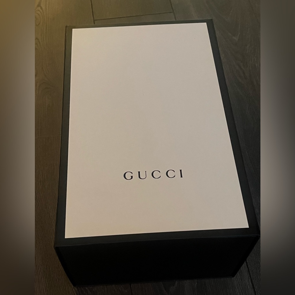 Large Gucci Box (black & white)
